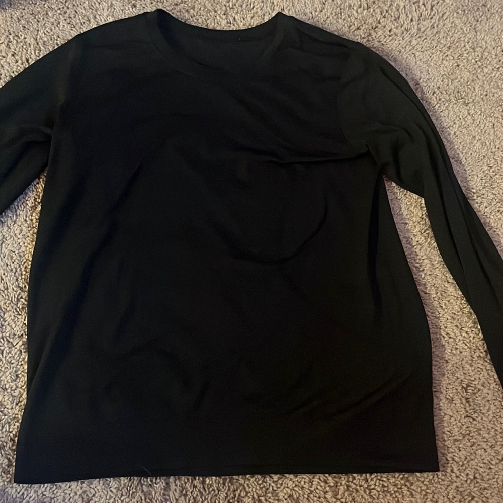 Been worn once in perfect condition. It was just to big for me.